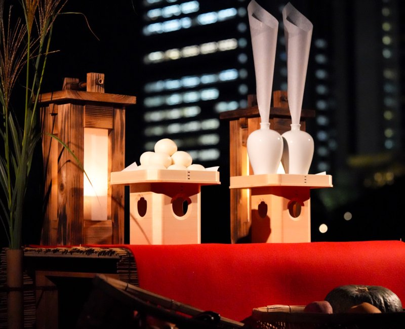 Hamarikyu Tsukimi Sanpo (Tokyo), autel d'offrandes pour Tsukimi 2 Hamarikyu Tsukimi Sanpo (Tokyo), autel d'offrandes pour Tsukimi 2