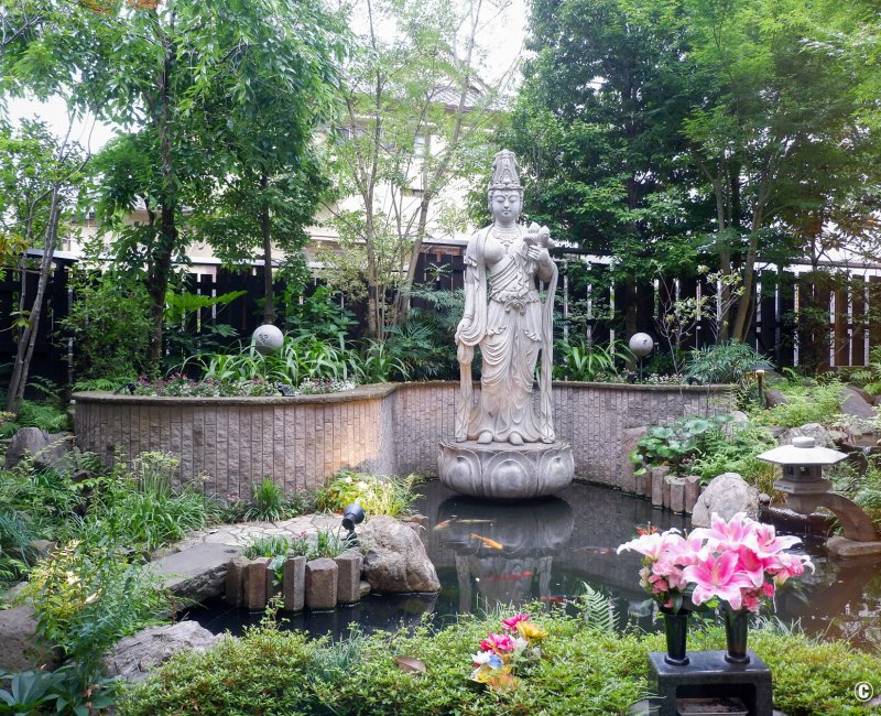 Azabu-Juban (Tokyo), Jardin japonais de l'ossuaire Yumemido à Moto-Azabu Azabu-Juban (Tokyo), Jardin japonais de l'ossuaire Yumemido à Moto-Azabu