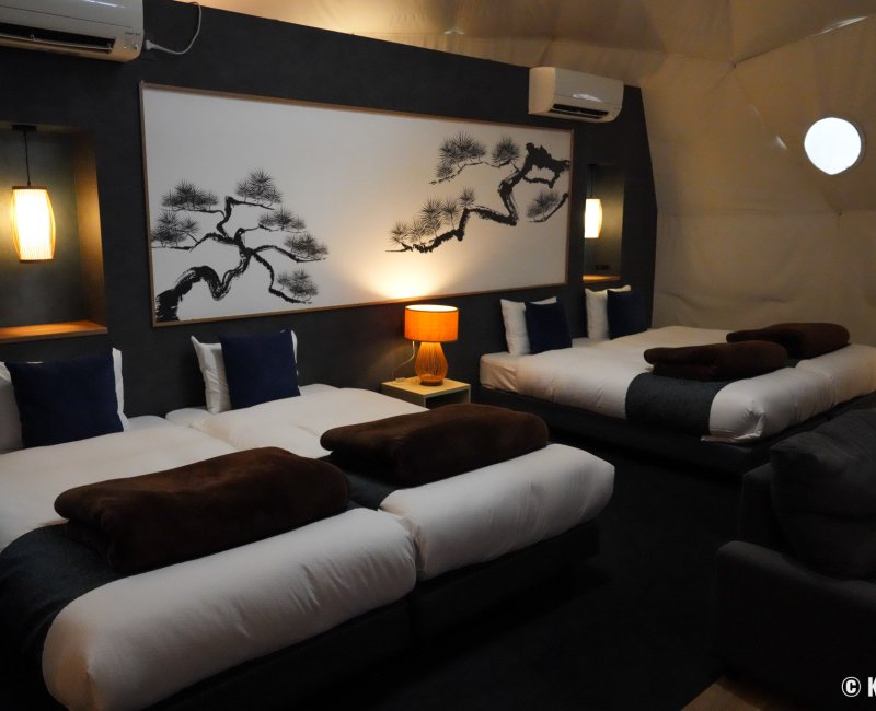 Mt.Fuji Glamping Terrace MINENOHANA (Kawaguchiko), lits à l'occidental de la tente Terrace Suite Oriental Japon 7m Dome