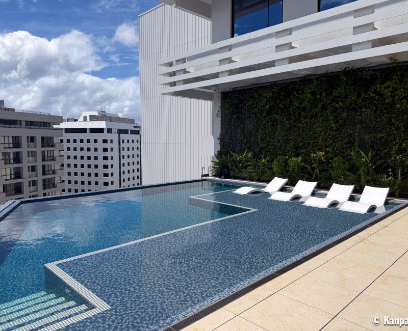 The Royal Park Hotel Iconic Naha (Okinawa), piscine extérieure de l'hôtel The Royal Park Hotel Iconic Naha (Okinawa), piscine extérieure de l'hôtel