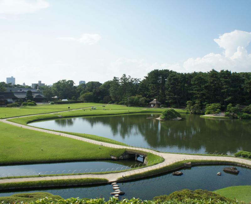 Koraku-en (Okayama), vue sur le jardin japonais et le plan d'eau principal 2