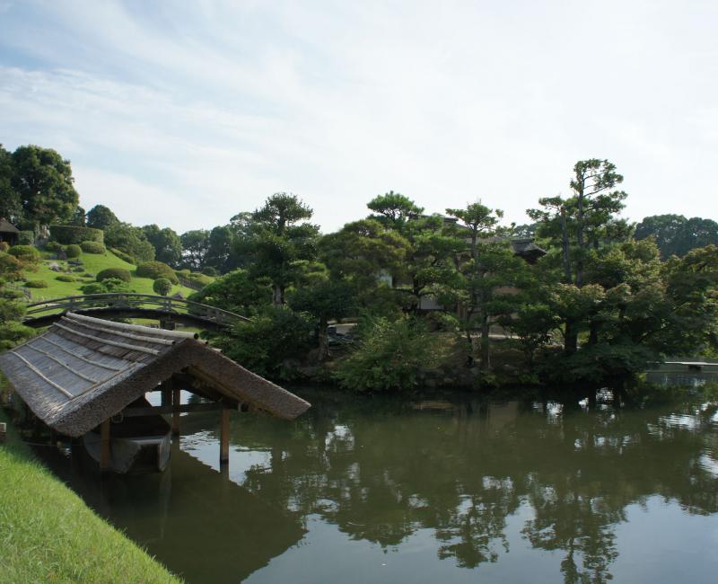 Koraku-en (Okayama), vue sur le jardin japonais et le plan d'eau principal 3