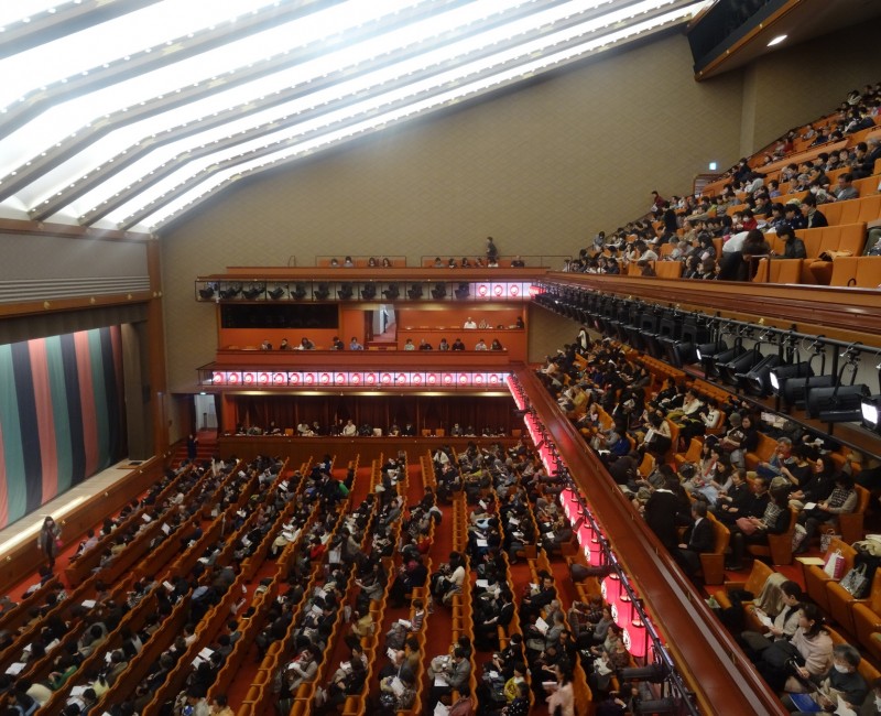 Kabuki-za, salle du théâtre Kabuki à Tokyo (photo via Ko_Diary)
