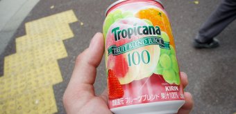 Fukuoka, exemple de jus de fruits Tropicana vendu au distributeur automatique