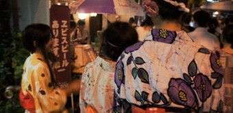 Tenjin Matsuri à Osaka, Festivaliers vêtus de yukata 3