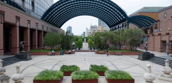 Vue sur Yebisu Garden Place depuis le Château Taillvent-Robuchon