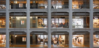 Kitte Marunouchi, Vue sur les boutiques et l'ancienne structure du bâtiment