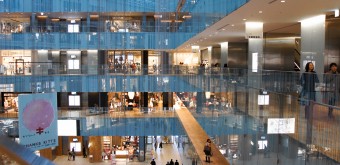 Kitte Marunouchi, Vue sur les boutiques et l'atrium