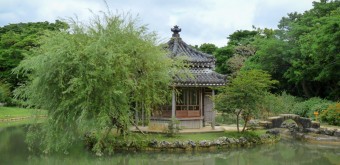 Shikina-en à Okinawa, Pavillon hexagonal Rokkaku-do