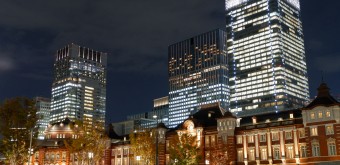 Gare de Tokyo de nuit côté Marunouchi (sortie ouest)