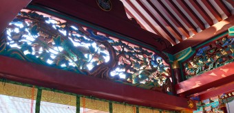 Sanctuaire Iwashimizu Hachiman-gu, détail des sculptures