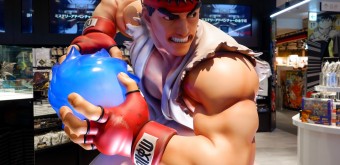 Magasin Capcom Store Tokyo et statue Ryu au Shibuya PARCO