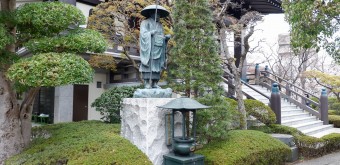 Temple Kongo-ji au bord de la rivière Shakuji-gawa à Tokyo 2