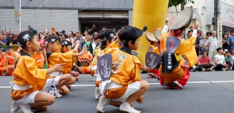 Koenji Awa-Odori, danseurs enfants en action