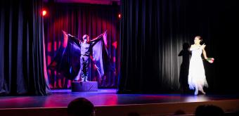 Théâtre Naminoritei (Seikaiha), ballet classique d'après l'œuvre Le Lac des cygnes de Tchaïkovski