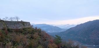 Ruines du château de Takeda, lever du soleil en novembre