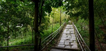 Shikoku Mura (Takamatsu), Chemin de pierre