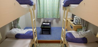 Shin Nihonkai Ferry, bateau Hamanasu (Maizuru - Otaru), chambre State Room B avec 2 lits superposés