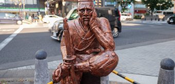 Shike-michi (Nagoya), statue de Tokugawa Ieyasu à côté de la Shotengai Endoji