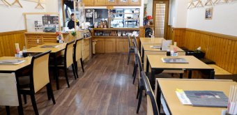 Nagahama, Salle du restaurant Yamamotoya Uohama dans le quartier Kurokabe