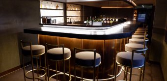 Hôtel Marufukuro (Kyoto), Bar de l'hôtel