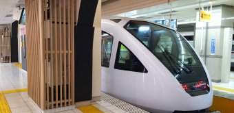 Train régional entre Asakusa et Nikko, Tobu Limited Express Spacia X, rame à quai