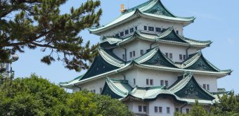 Château de Nagoya, vue sur le donjon avant rénovation en été