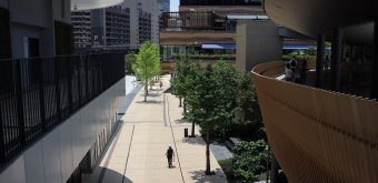 Grand Green Osaka (Umeda), allée dans la partie sud du complexe vers la gare d'Osaka