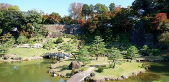 Kanazawa, jardin Gyokusen Inmaru Teien à l'automne 