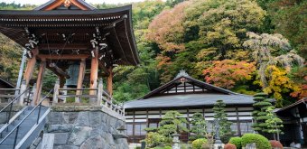 Narai-juku (préfecture de Nagano), Clocher du temple Chosen-ji en automne