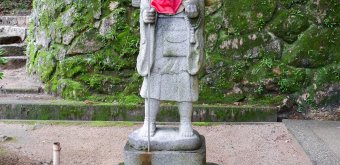 Pèlerinage de Shikoku, statue bouddhique au sein du Okubo-ji (88e temple)