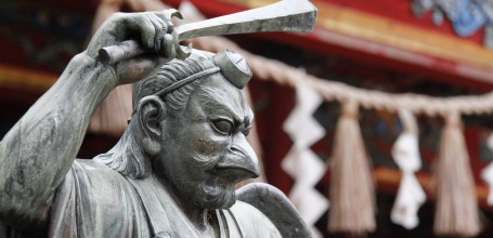 Mont Takao (Tokyo), Statue de divinité de la montagne Tengu