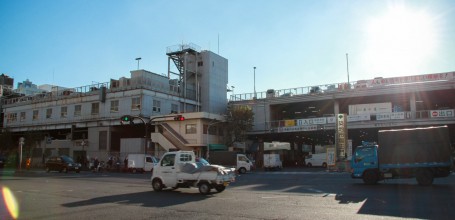 Marché aux poissons de Tsukiji, Vue de l'entrée principale avant le déménagement