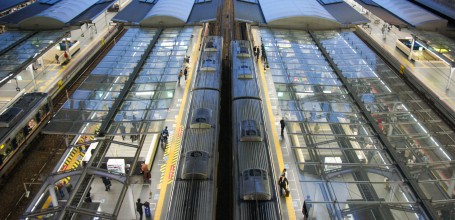 Station City (Osaka), Vue sur les voies ferrées