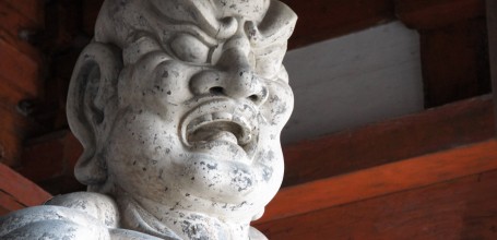 Mont Yoshino, Statue bouddhique