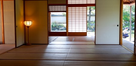 Jardin Yokokan (Fukui), Vue sur l'intérieur de la résidence