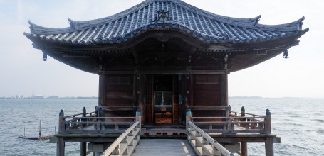 Pavillon flottant Ukimido du Mangetsu-ji à Otsu