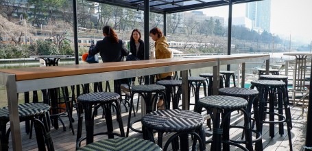 Canal Café à l'entrée sud-est de Kagurazaka (Tokyo)