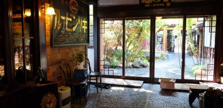 Aizu-Wakamatsu, Nanuka-machi Dori, ancien entrepôt kura reconverti en restaurant