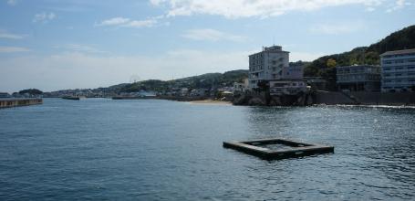 Awaji, vue sur le littoral au nord de l'île depuis Michi-no-Eki Awaji