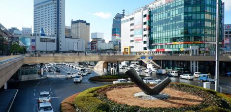 Sendai, vue sur la ville à la sortie de la gare JR
