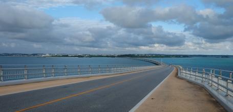 Irabu Ohashi (Miyako-jima), vue depuis le pont en voiture