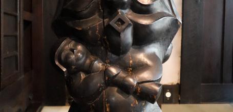 Maison de Kanjiro Kawai (Kyoto), sculpture en bois exposée