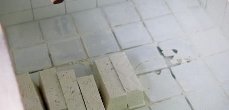 Tofu produit dans une boutique locale et spécialisée à Tokyo