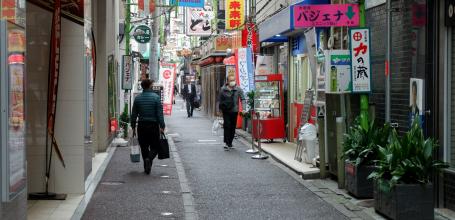 Omiya (Saitama), rue traditionnelle commerçante West Side autour de la gare