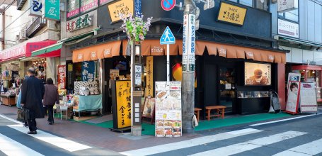 Sugamo (Tokyo), établissements typiques du quartier