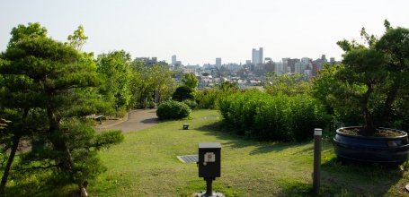 Meguro Sky Garden (Tokyo), vue sur les immeubles de Tokyo depuis le parc