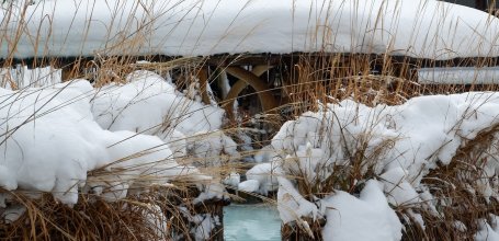 Tsuru-no-yu Onsen (Akita), vue de l'extérieur sur le bain commun chaud en plein air