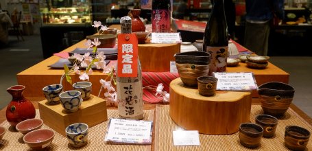 Koedo Kurari (Kawagoe), à l'intérieur de la boutique de saké Kikizake dokoro 2