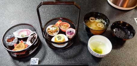 Kakurinbo (Minobu, mont Fuji), petit-déjeuner traditionnel et végétarien